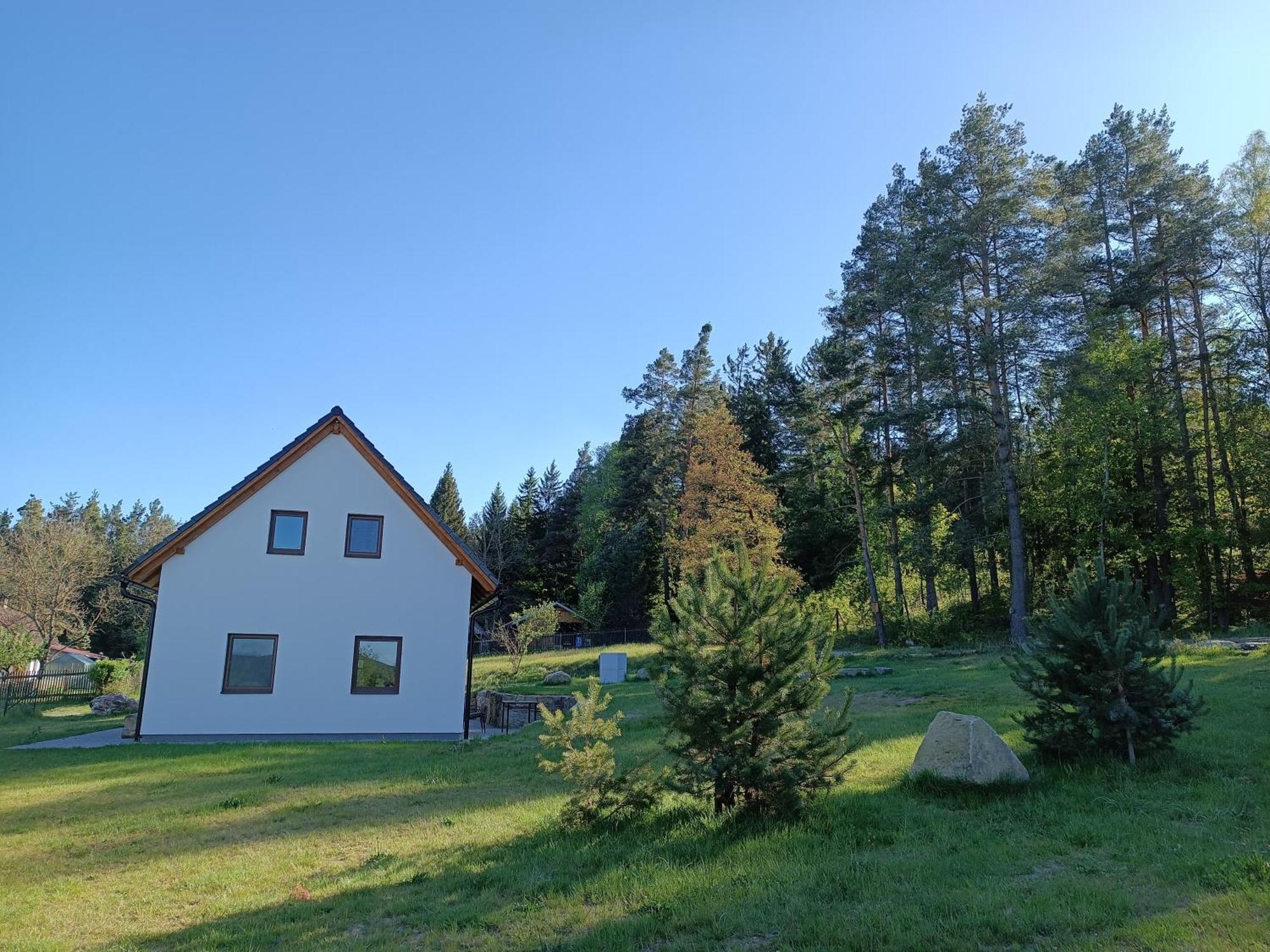 Klidna Lokalita Na Kraji Lesa, Cely Dum S Uschovnu Kol Villa Nová Bystřice Екстериор снимка